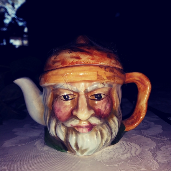 Other - Vintage Ernest Hemingway Miniture Tea Pot